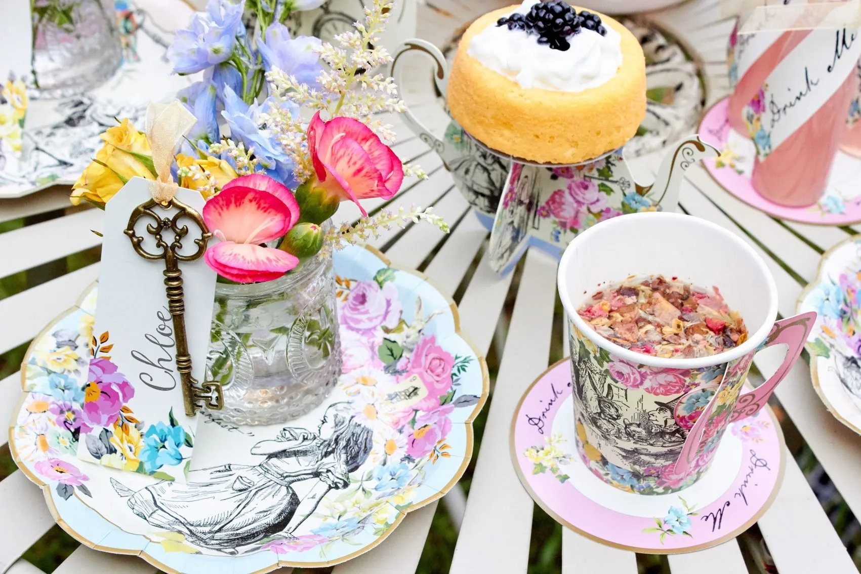 Alice in Wonderland Tea Party | Cups & Saucers Set